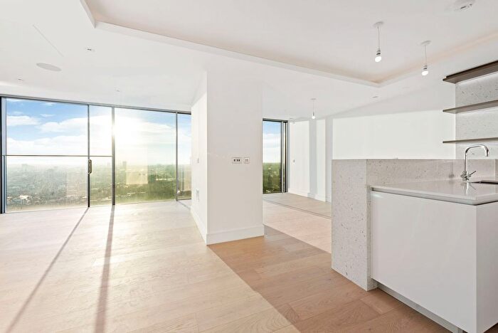 3 Bedroom Flat For Sale In Bollinder Place, Carrara Tower, EC1V