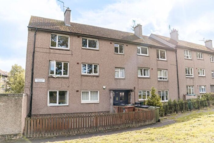 2 Bedroom Flat For Sale In Christian Grove, Edinburgh, EH15