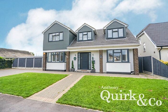 6 Bedroom Detached House For Sale In Hannett Road, Canvey Island, SS8