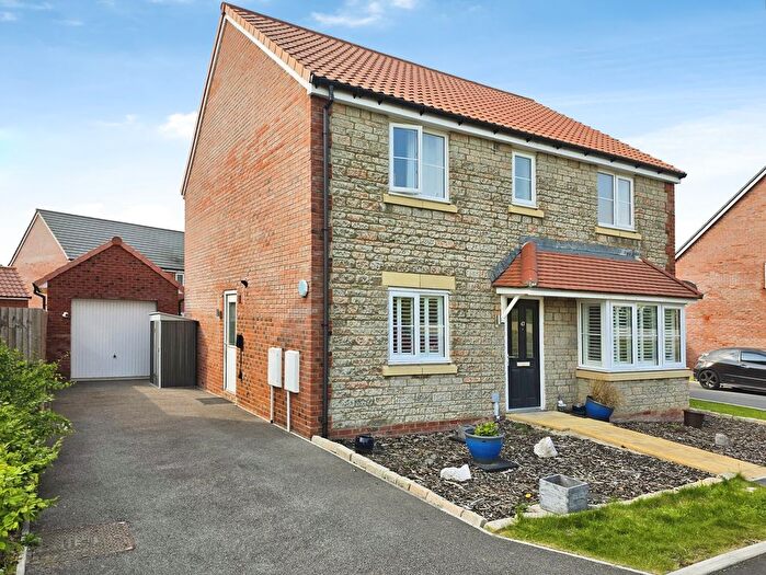 4 Bedroom Detached House For Sale In Jenkinson Way, Gloucester, GL12