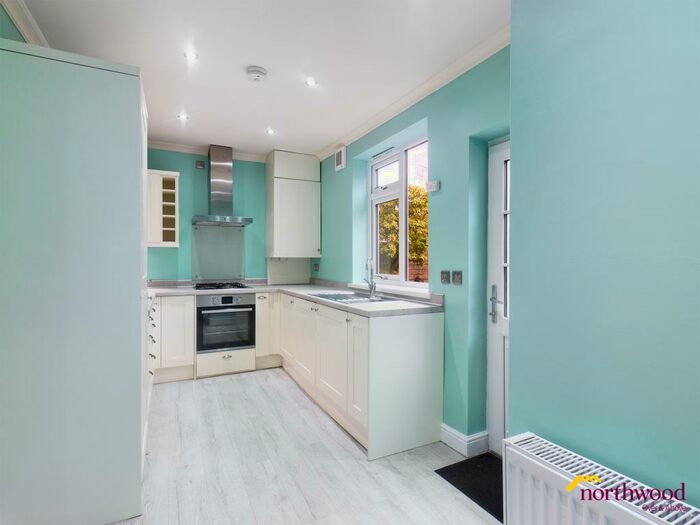 2 Bedroom Town House To Rent In Oxford Street, Penkhull, Penkhull, ST4