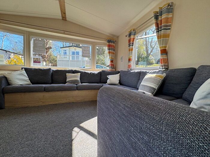 3 Bedroom Mobile/park Home For Sale In The Ridge West, St. Leonards-On-Sea, TN37
