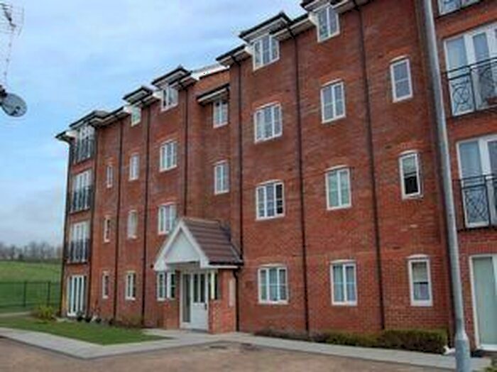 2 Bedroom Flat To Rent In Yukon Road, Broxbourne, EN10