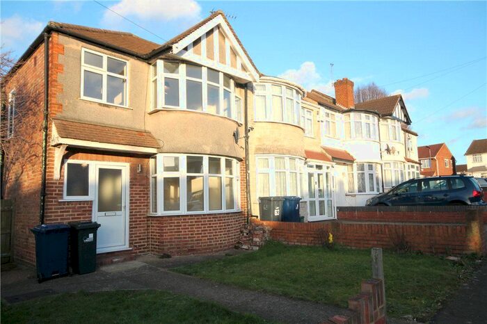 3 Bedroom End Of Terrace House To Rent In Hillside Road, Southall UB1