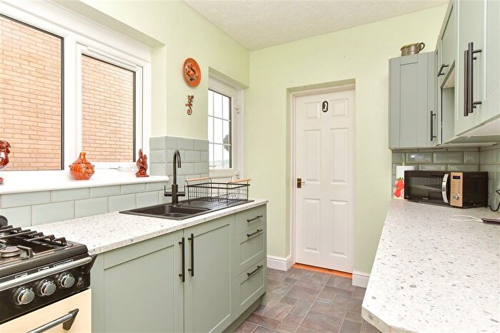 2 Bedroom End Of Terrace House For Sale In Sidney Road, Rochester, Kent, ME1