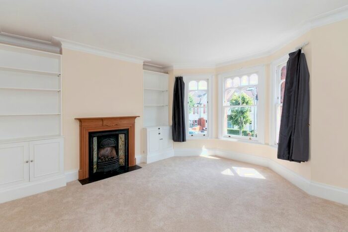 4 Bedroom Flat To Rent In Revelstoke Road, Wimbledon Park SW18