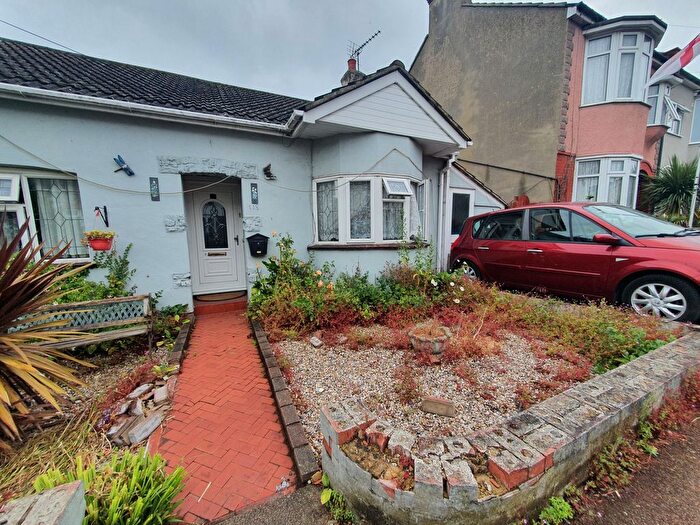 3 Bedroom Bungalow To Rent In Westcliff-On-Sea, Essex, SS0