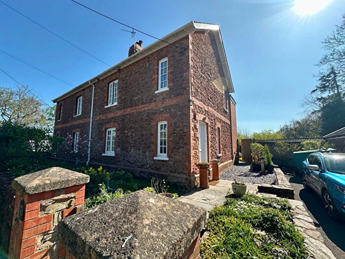 3 Bedroom Semi-Detached House For Sale In Knutscroft Lane, Thurloxton, Taunton, TA2