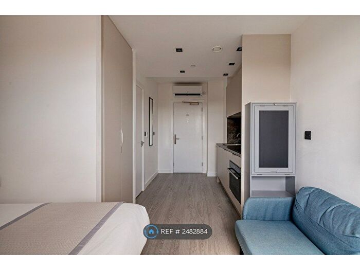 Studio To Rent In Lowlands Road, Harrow, HA1