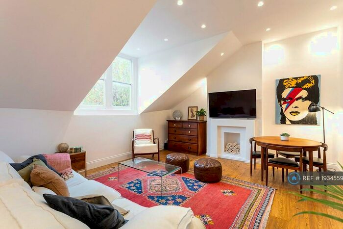 2 Bedroom Flat To Rent In Brondesbury Road, London, NW6