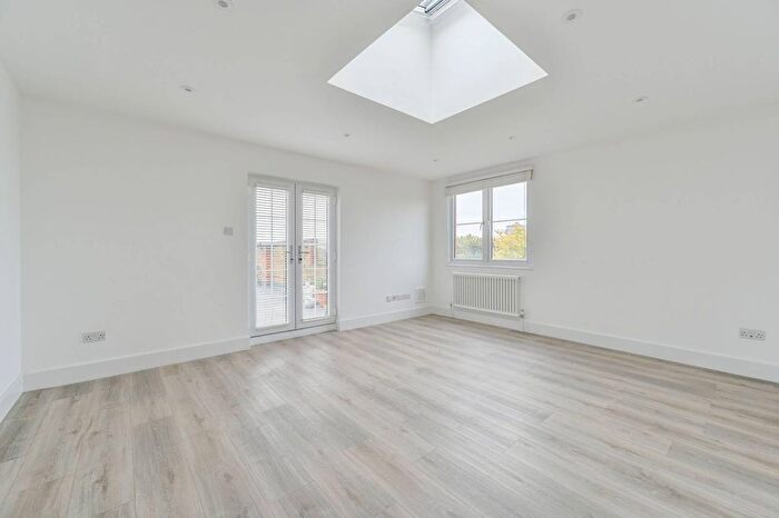 1 Bedroom Flat To Rent In Este Road, Clapham Junction, London, SW11