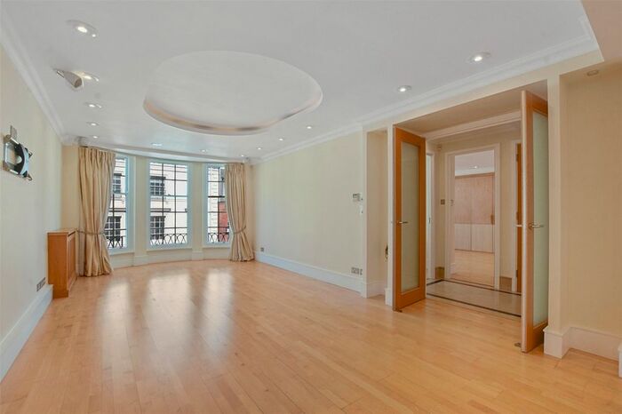 3 Bedroom Flat To Rent In Eaton House, - Upper Grosvenor Street, London, W1K
