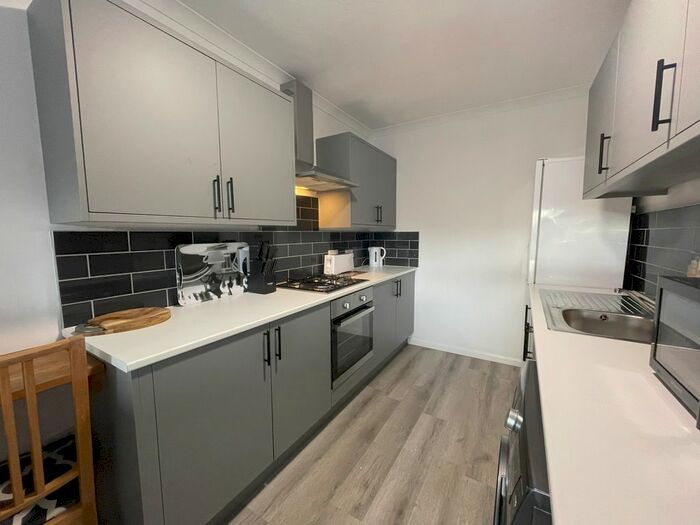 1 Bedroom Flat To Rent In Oystermouth Court, Mumbles, Swansea, SA3