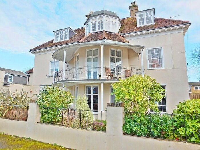 2 Bedroom Flat To Rent In Catisfield Lane, Fareham, PO15