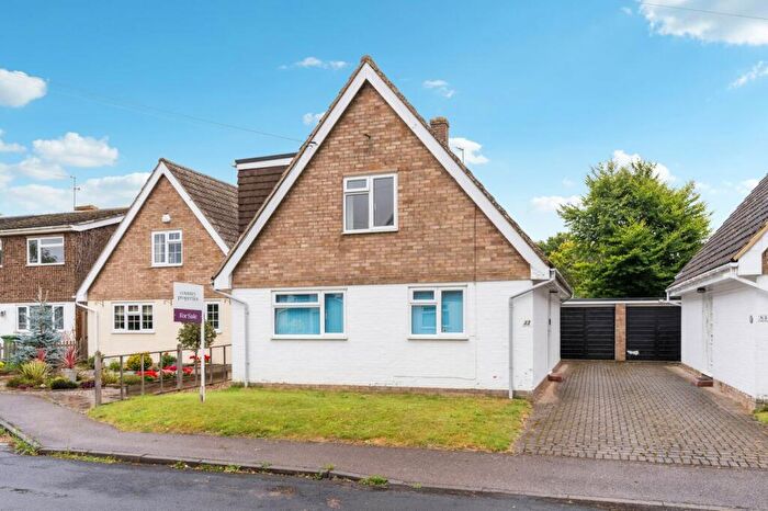 2 Bedroom Chalet For Sale In The Tanyard, Bassingbourn, Royston, SG8