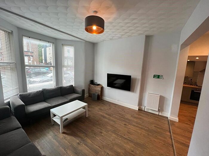 5 Bedroom Semi-detached House To Rent In Salisbury Road, Wavertree, L15
