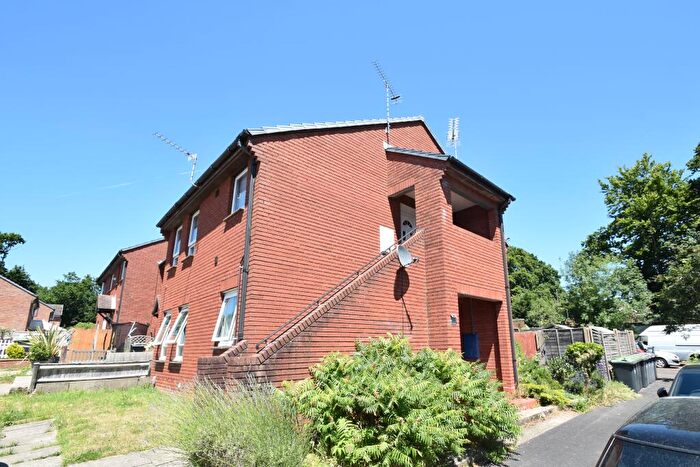 Flat To Rent In Hathaway Gardens, Waterlooville, PO7