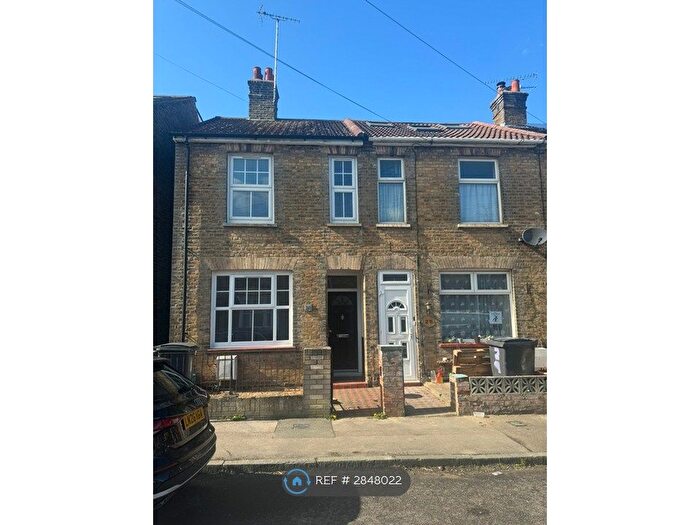 3 Bedroom Terraced House To Rent In Manor Road, Chelmsford, CM2