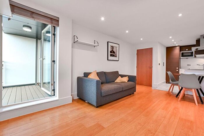 1 Bedroom Flat To Rent In Angel Wharf, Shepherdess Walk, Wenlock Basin, London, N1
