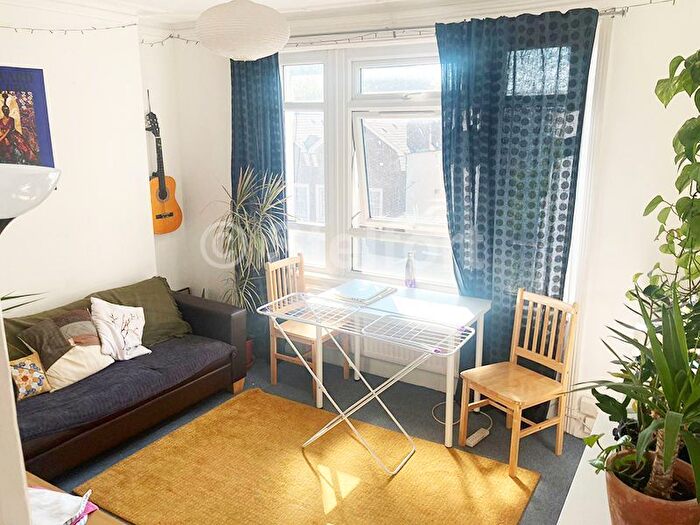 1 Bedroom Flat To Rent In Coldharbour Lane, London, SW9