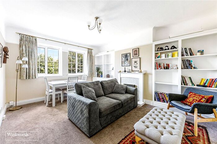 1 Bedroom Flat To Rent In Gloucester Court, Kew Road, Kew, TW9