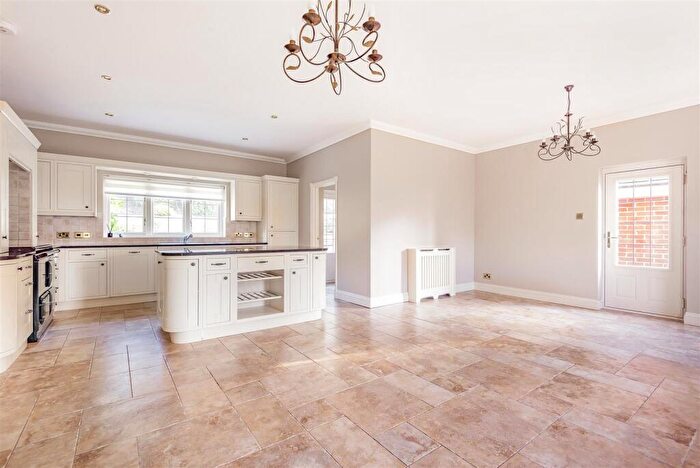 5 Bedroom Detached House To Rent In Highbourne Park, Lenham, Maidstone, ME17