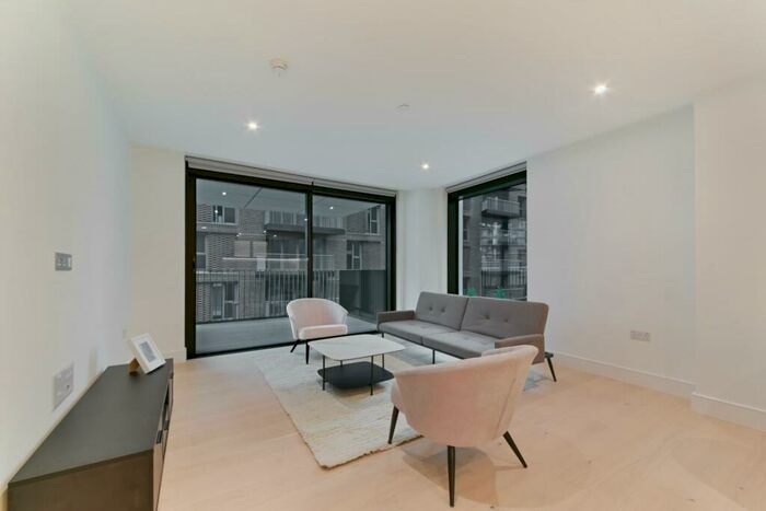 2 Bedroom Apartment To Rent In Bowden House, Prince Of Wales Drive, London, SW11