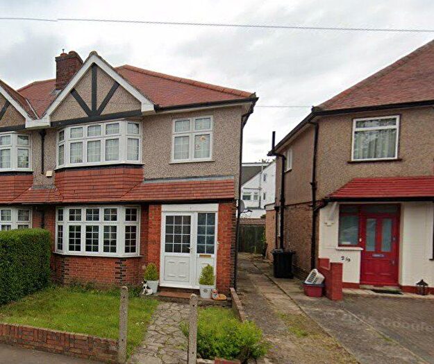 5 Bedroom Semi Detached House To Rent In Ellerdine Road Hounslow, TW3
