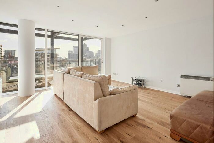 3 Bedroom Flat To Rent In Berglen Court, Branch Road, E14