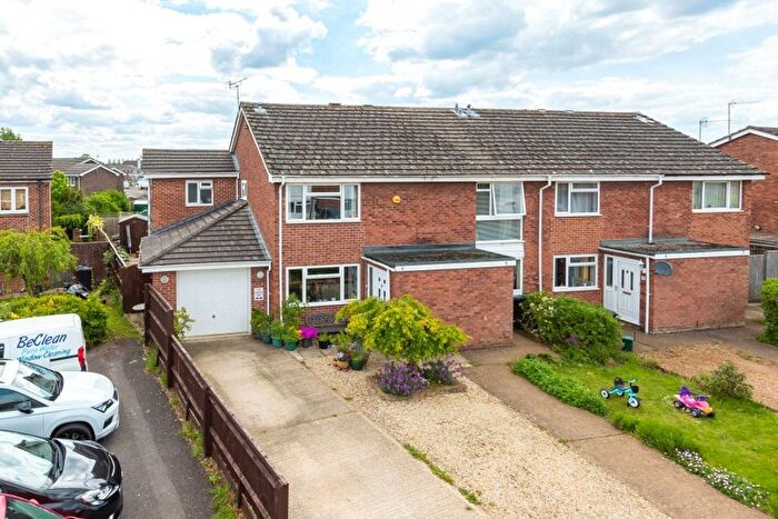 3 Bedroom End Of Terrace House For Sale In Fennel Way, Abingdon, OX14