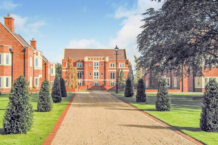 2 Bedroom Flat To Rent In Abbey Gardens, Upper Woolhampton, Reading, RG7