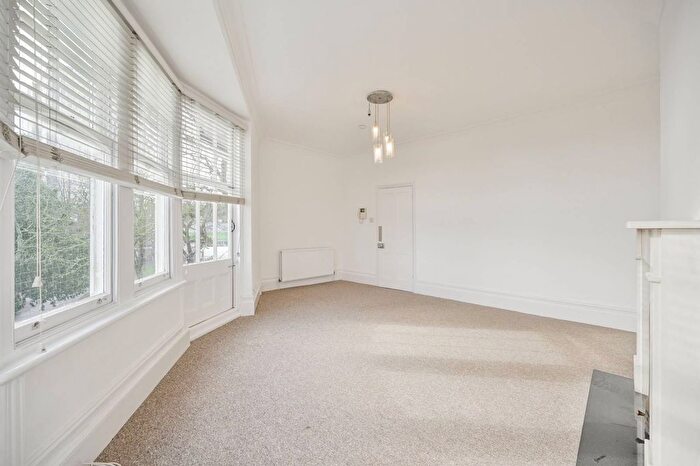 1 Bedroom Flat To Rent In Woodford Green, Woodford Green, IG8