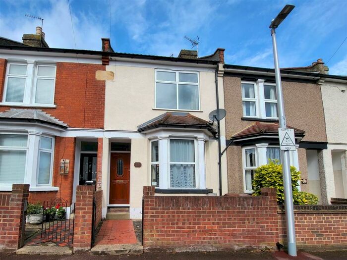 3 Bedroom Terraced House To Rent In Balfour Road, Chatham, ME4