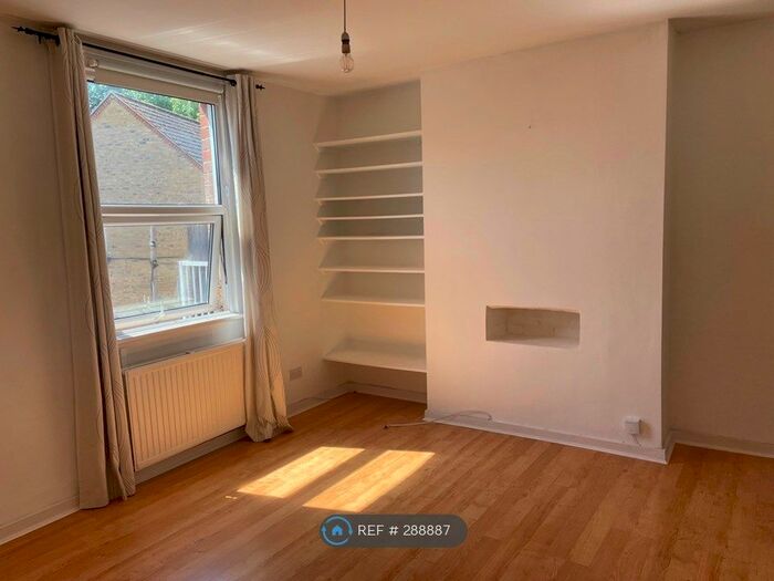 1 Bedroom Flat To Rent In South Street, Isleworth, TW7