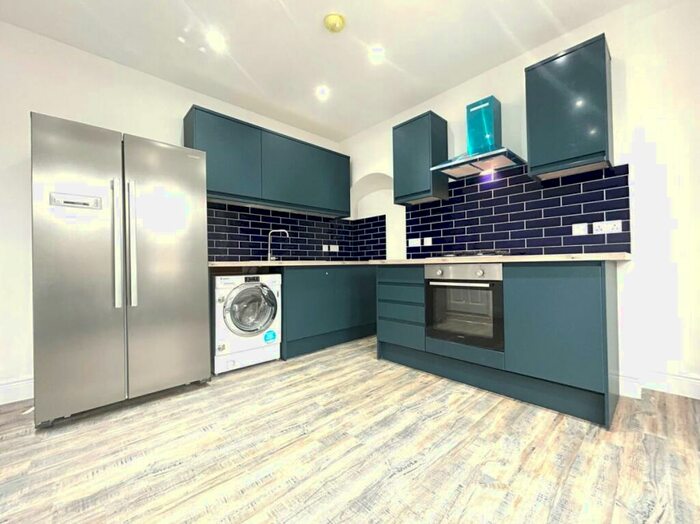3 Bedroom Flat To Rent In Balfour Road, Ilford, IG1