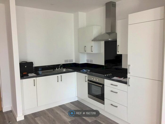 1 Bedroom Flat To Rent In Archer House, Stockport, SK1