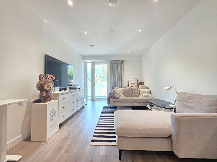 2 Bedroom Flat To Rent In Glenthorne Road, Hammersmith, W6