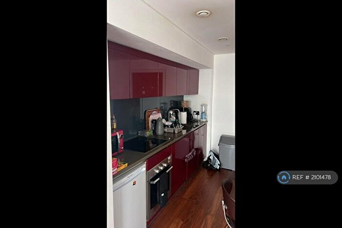 2 Bedroom Flat To Rent In City Lofts St. Pauls, Sheffield, S1