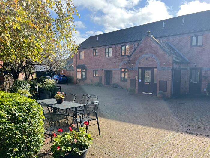 1 Bedroom Flat For Sale In Priory Walk, Cross Street, Warwick, CV34
