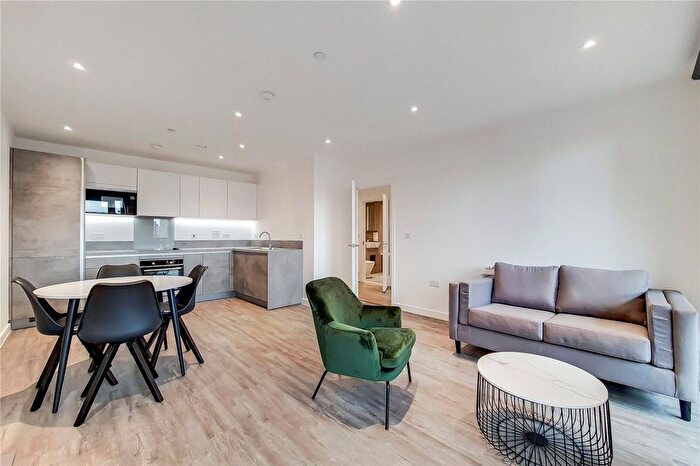 2 Bedroom Flat To Rent In Fresh Wharf Road, Barking, Essex, IG11