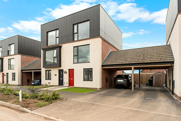 3 Bedroom Town House For Sale In Rhodfa Ieuan, Capel Llanilltern, Cardiff, CF5