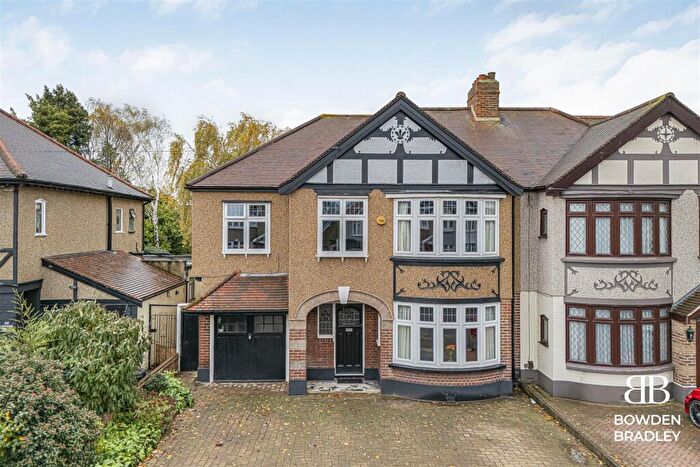4 Bedroom Semi Detached House For Sale In Longwood Gardens, Clayhall, IG5