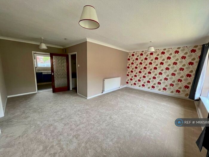 3 Bedroom Flat To Rent In Fentham Road, Hampton-In-Arden, Solihull, B92