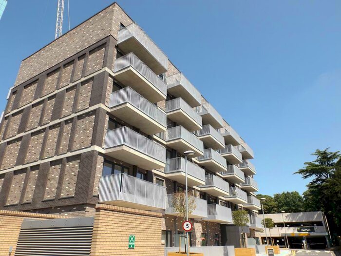 1 Bedroom Apartment To Rent In Slough, Berkshire, SL1