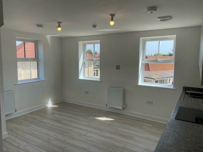 2 Bedroom Town House To Rent In New Bold Street, Nottingham, Nottinghamshire, NG8