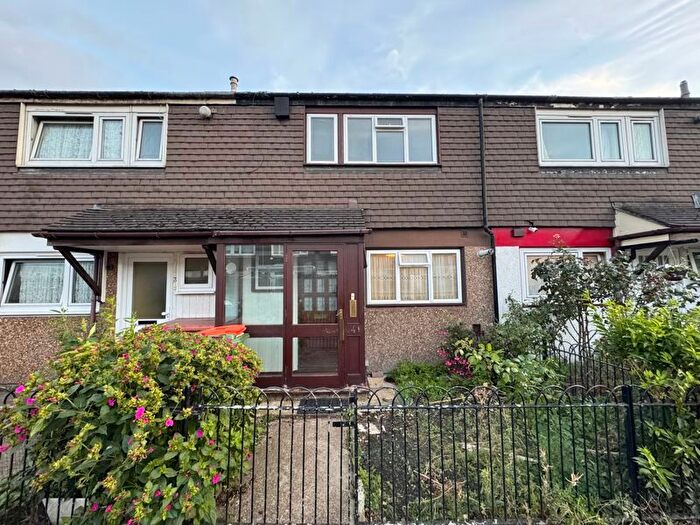 3 Bedroom Property To Rent In Gordon Street, London, E13