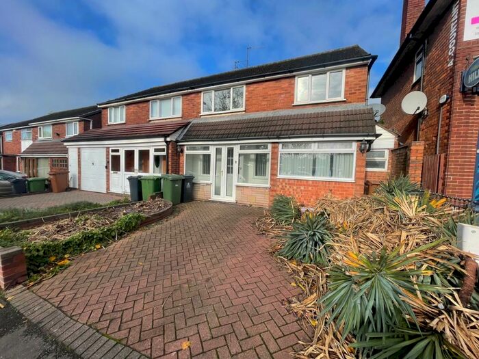 3 Bedroom Semi-Detached House To Rent In Queslett Road, Great Barr, Birmingham, B43