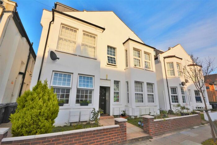 2 Bedroom Flat To Rent In Robinson Road, Colliers Wood, London, SW17