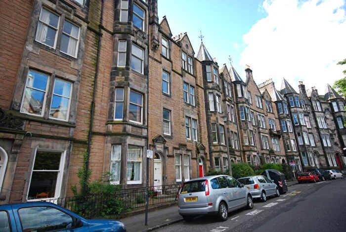 4 Bedroom Flat To Rent In Warrender Park Crescent, Marchmont, Edinburgh, EH9