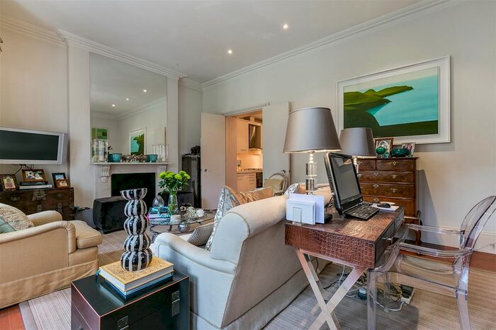 2 Bedroom Property To Rent In Gledhow Gardens, South Kensington, London, SW5